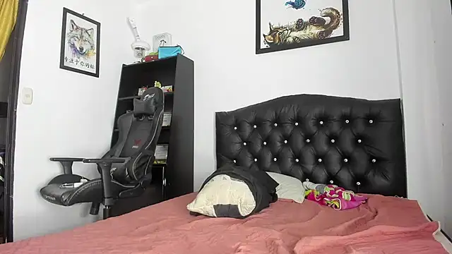 antonella  max online show from May 15, 2026, 11:01 pm