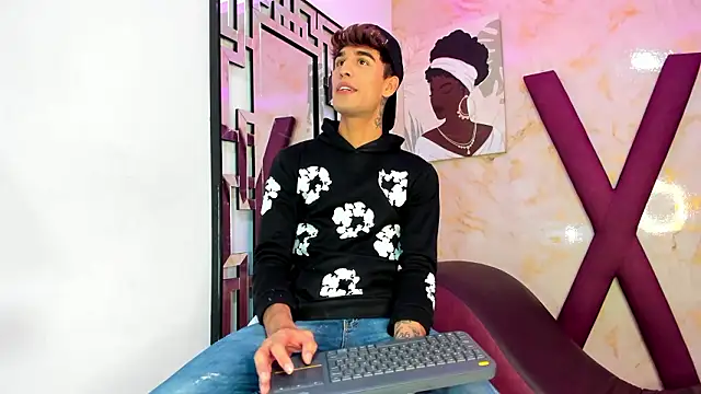 Snapshot of PRETTY_COCK1 chatting on February 20, 2026, 1:57 am PRETTY COCK1 online show from February 20, 2026, 1:57 am