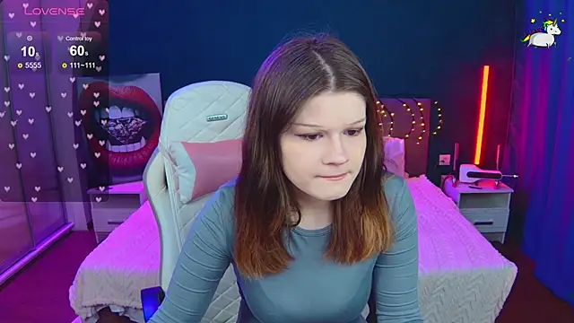 Snapshot of Lunatrend chatting on March 1, 2026, 12:07 pm Lunatrend online show from March 1, 2026, 12:07 pm