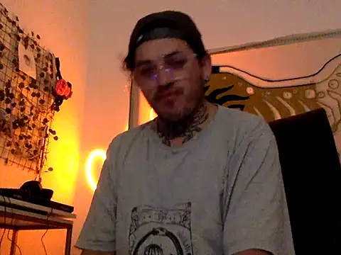 Snapshot of helloandi chatting on April 19, 2026, 2:55 am helloandi online show from April 19, 2026, 2:55 am