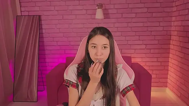 Snapshot of Nicole_Brownie chatting on February 12, 2026, 8:20 am Nicole Brownie online show from February 12, 2026, 8:20 am