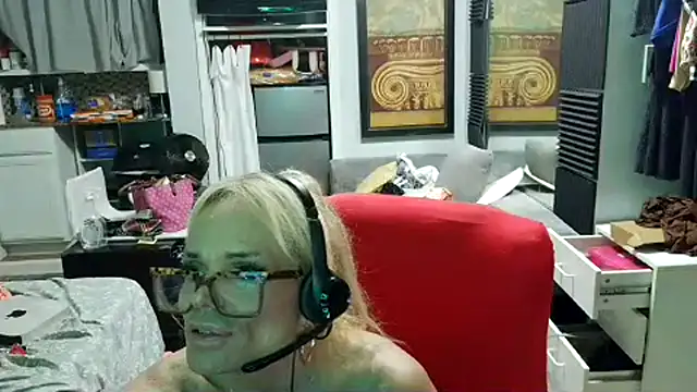 starandsky online show from June 27, 2026, 11:21 pm