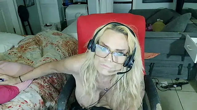 starandsky online show from July 6, 2026, 9:39 am