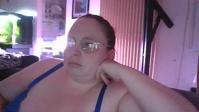 Sarahtjeuh  online show from May 8, 2026, 7:30 pm