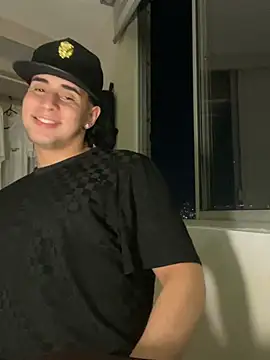 Maximuz1920 online show from February 5, 2026, 4:17 am