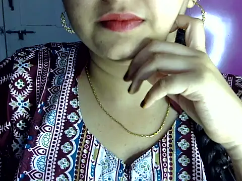 Snapshot of Cute_Aliyaa chatting on July 8, 2026, 1:48 pm Cute Aliyaa online show from July 8, 2026, 1:48 pm