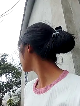 Snapshot of Hoa-tuylip chatting on February 4, 2026, 2:28 am Hoa-tuylip online show from February 4, 2026, 2:28 am