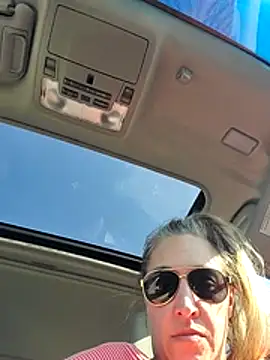 Sunflower0025 online show from February 13, 2026, 9:22 pm