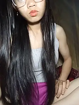derylove  online show from July 27, 2026, 2:13 pm