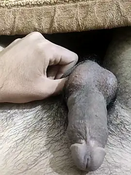 Nniiyakk online show from April 16, 2026, 5:03 pm