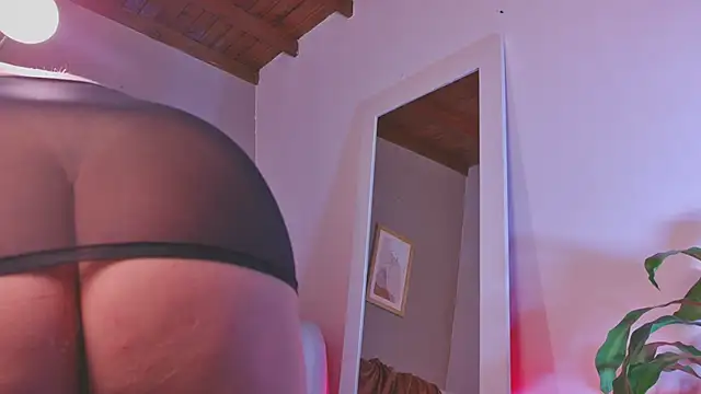 SalomeStorm  online show from May 23, 2026, 1:59 pm