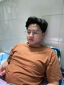 Snapshot of Kami_Kazo chatting on February 11, 2026, 4:56 pm Kami Kazo online show from February 11, 2026, 4:56 pm