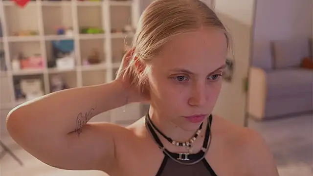 Appr0ved  online show from April 16, 2026, 4:41 pm