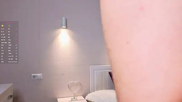 Snapshot of LoraLynn chatting on February 18, 2026, 3:41 pm LoraLynn online show from February 18, 2026, 3:41 pm