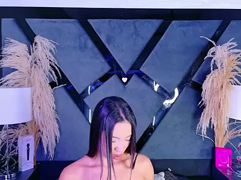 Snapshot of KylieWhitee chatting on February 5, 2026, 4:17 am KylieWhitee online show from February 5, 2026, 4:17 am