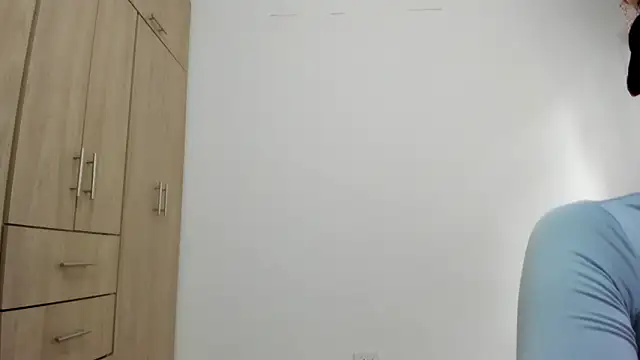 Hannakitten77 online show from February 25, 2026, 10:41 pm