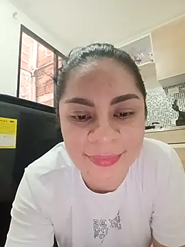 luna pinky online show from February 13, 2026, 6:15 pm