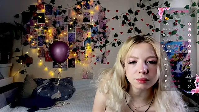 Akari-moon online show from April 9, 2026, 5:40 am