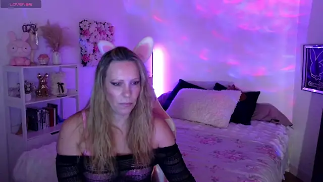 Snapshot of ArchangelTheFrancaise chatting on February 10, 2026, 2:10 pm ArchangelTheFrancaise online show from February 10, 2026, 2:10 pm