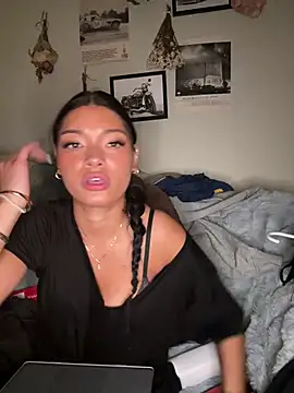 ellianajean online show from June 5, 2026, 4:41 am
