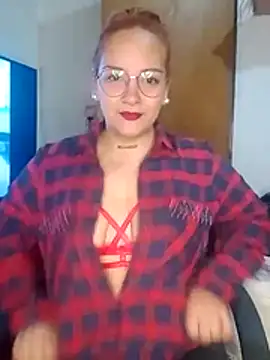 kuramaqueen online show from May 28, 2026, 4:43 am