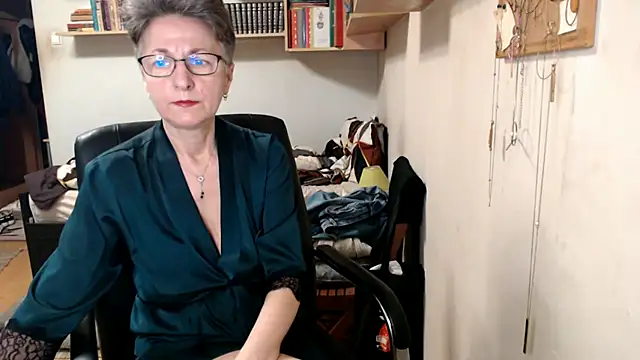 katemodel online show from October 15, 2025, 6:35 am