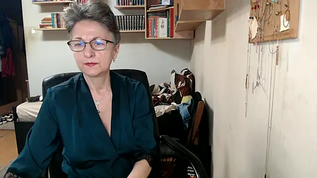 katemodel online show from October 23, 2025, 9:30 am