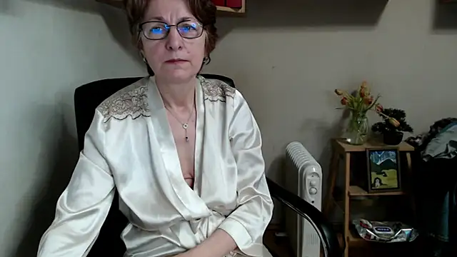 katemodel online show from February 11, 2026, 7:46 am