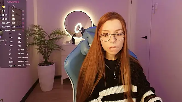 Snapshot of PinkAn8el chatting on February 2, 2026, 2:43 am PinkAn8el online show from February 2, 2026, 2:43 am