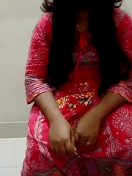 angel-rosse online show from April 17, 2026, 8:01 pm