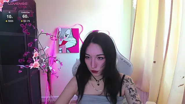 Snapshot of AliceeinWonderlanddd chatting on February 3, 2026, 6:22 am AliceeinWonderlanddd online show from February 3, 2026, 6:22 am