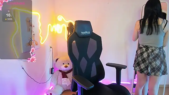 Snapshot of AliceeinWonderlanddd chatting on February 22, 2026, 2:34 am AliceeinWonderlanddd online show from February 22, 2026, 2:34 am