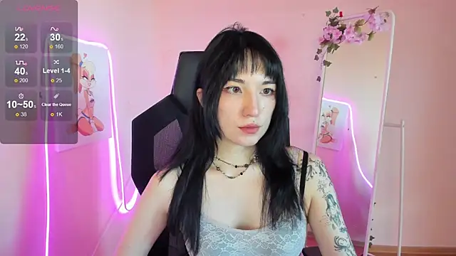 AliceeinWonderlanddd online show from June 15, 2026, 2:25 am