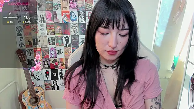AliceeinWonderlanddd online show from July 2, 2026, 2:33 am