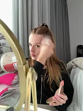 madlynn online show from February 11, 2026, 1:05 pm