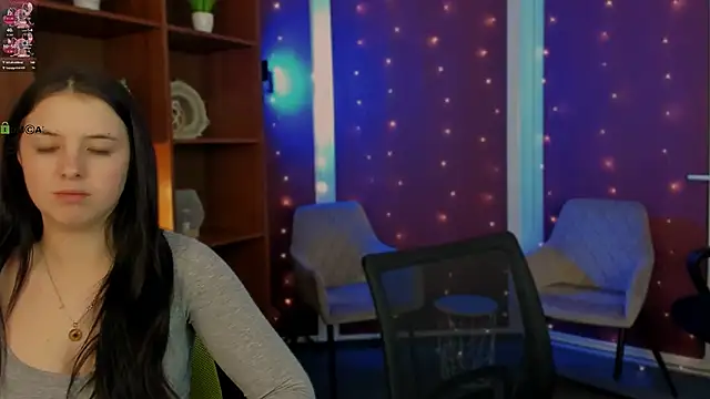 stella flower online show from February 4, 2026, 3:29 pm