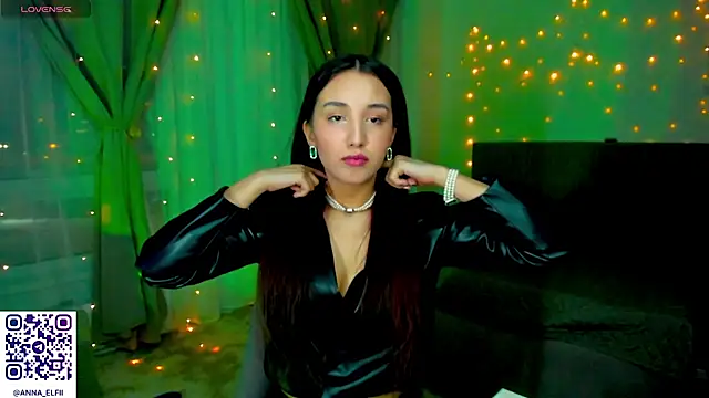 Anna Elfii online show from February 18, 2026, 6:04 pm