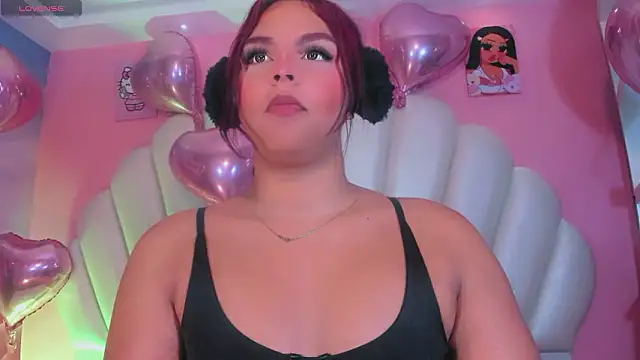 Snapshot of Maia_Hotts chatting on February 14, 2026, 12:13 pm Maia Hotts online show from February 14, 2026, 12:13 pm