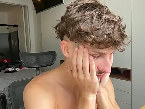 Snapshot of vitoraugustoxxx chatting on February 5, 2026, 6:23 pm vitoraugustoxxx online show from February 5, 2026, 6:23 pm