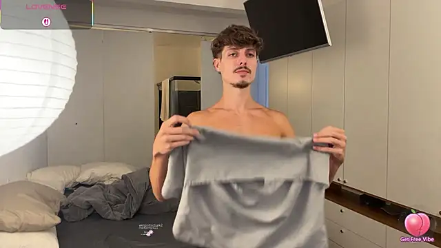 Snapshot of vitoraugustoxxx chatting on February 24, 2026, 9:13 pm vitoraugustoxxx online show from February 24, 2026, 9:13 pm