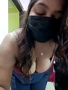 Aliya Hott online show from April 8, 2026, 3:39 am