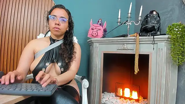 Snapshot of barbara_leython chatting on February 10, 2026, 12:53 pm barbara leython online show from February 10, 2026, 12:53 pm