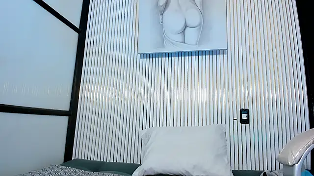 Snapshot of VenusColeman_ chatting on February 17, 2026, 8:37 pm VenusColeman online show from February 17, 2026, 8:37 pm