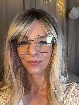 Snapshot of Olivia-Brooks chatting on February 22, 2026, 9:13 pm Olivia-Brooks online show from February 22, 2026, 9:13 pm