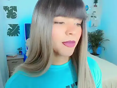 ZoeSchmmit online show from July 17, 2026, 7:41 pm