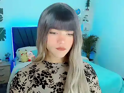 ZoeSchmmit online show from July 23, 2026, 7:01 pm