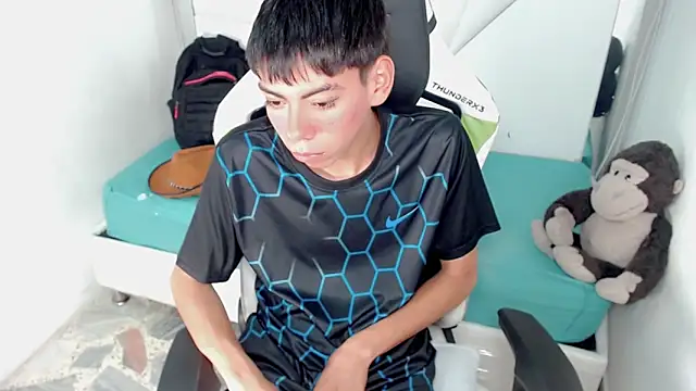 Liarr  online show from February 25, 2026, 7:45 pm