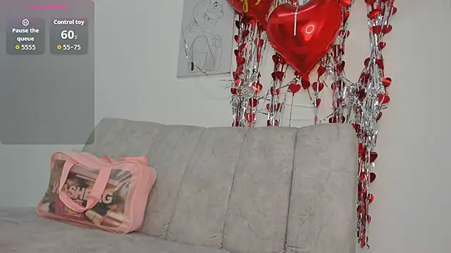 velvetluna  online show from March 5, 2026, 11:17 am