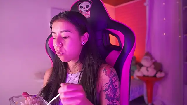 mavi boo online show from February 2, 2026, 8:29 pm