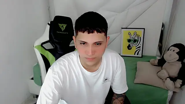 Snapshot of Black_diamondd_ chatting on February 4, 2026, 1:06 pm Black diamondd online show from February 4, 2026, 1:06 pm